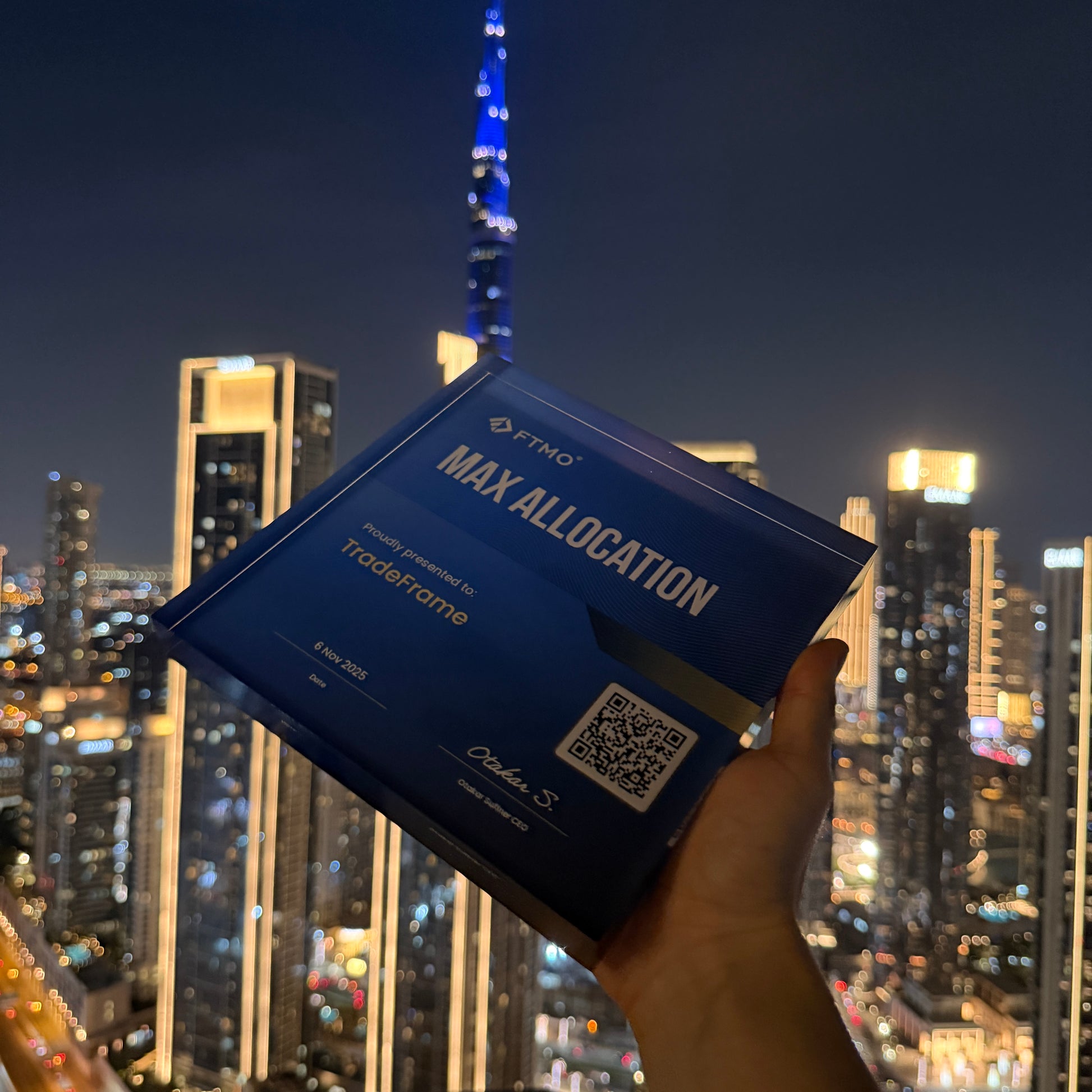 High-quality trading certificate display made in Germany
